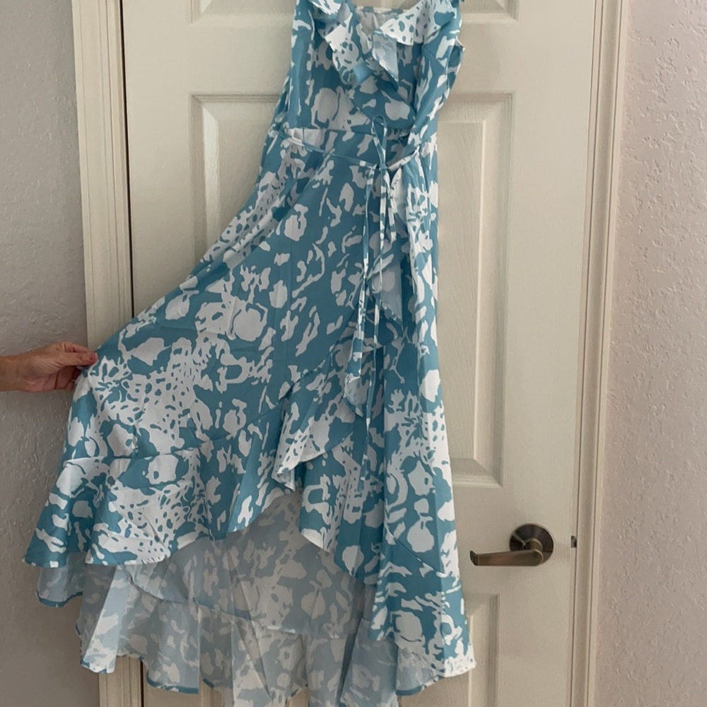 Spring dress - Picture 2 of 4